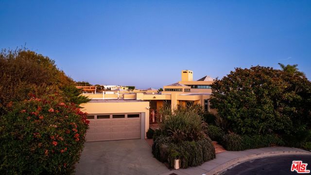 Drew Fenton | 1058 Vista Grande Drive Pacific Palisades CA | MLS: 7137758