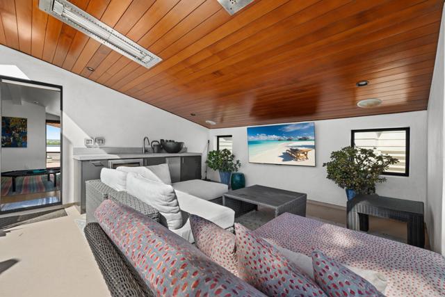 Detail Gallery Image 49 of 72 For 119 41st St, Newport Beach,  CA 92663 - 3 Beds | 5 Baths