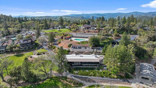 20944 Woodside Way, Groveland CA: https://media.crmls.org/mediaz/3752a69a-7f50-41dd-a019-12eda0777d9a.jpg