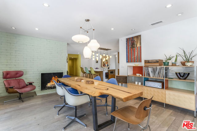 6570 Lakeridge Road, Los Angeles CA: https://media.crmls.org/mediaz/37539060-3d94-412a-b9f6-b523d2c11f90.jpg