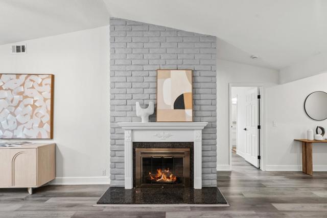 45490 Concho Court, Fremont CA: https://media.crmls.org/mediaz/37544e41-d49d-450f-b801-2afcdb45dee8.jpg