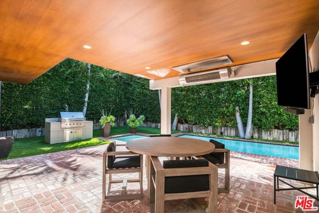 3201 Viola Place, Marina del Rey CA: https://media.crmls.org/mediaz/3754c1d8-6060-43ef-963a-e6c5d0955907.jpg