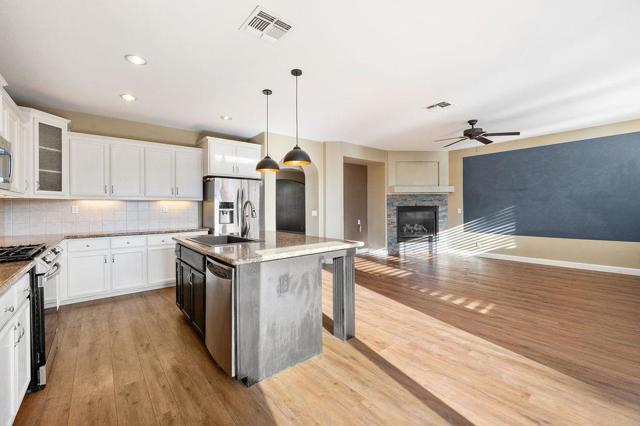 11447 Mirage Drive, Chowchilla CA: https://media.crmls.org/mediaz/37556c19-c0eb-432d-9185-cf8cc038b31b.jpg