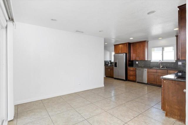 Detail Gallery Image 9 of 32 For 19065 Envoy Ave, Corona,  CA 92881 - 3 Beds | 2 Baths