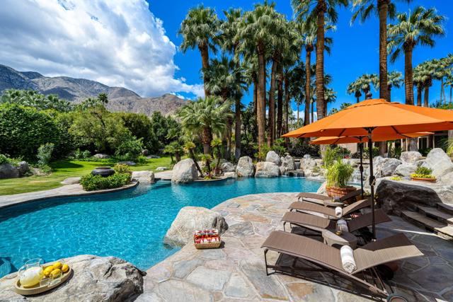 475 S Via Las Palmas, Palm Springs CA: https://media.crmls.org/mediaz/375595c2-57f4-4b03-ae08-03b58269bac7.jpg