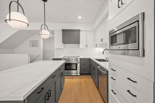 224 Carroll Street, Sunnyvale CA: https://media.crmls.org/mediaz/37560f6c-ae48-4262-a559-93ca3909517e.jpg