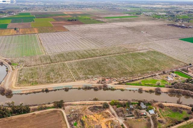 Image 2 of 14 For 1707 Bowman Rd