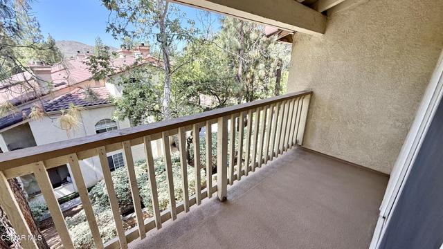 5824 Oak Bend Lane, Oak Park CA: https://media.crmls.org/mediaz/37561e89-4d7a-4de7-919b-36c263734b97.jpg