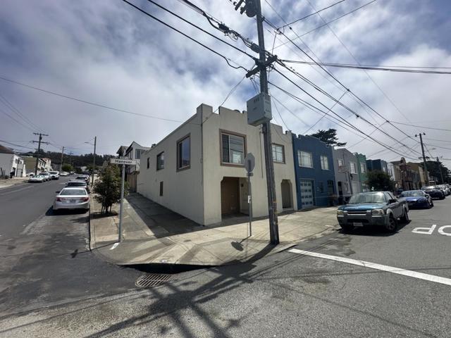 301 Hanover Street, San Francisco CA: https://media.crmls.org/mediaz/37563d67-f612-4d7c-bc87-85dc1e13d118.jpg