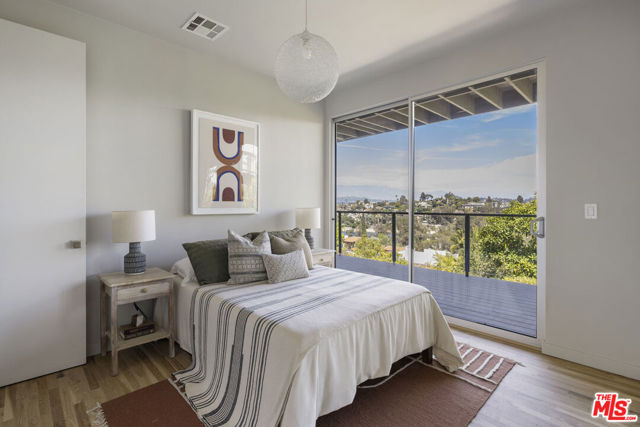 2264 Moreno Drive, Los Angeles CA: https://media.crmls.org/mediaz/37567d9a-6420-4424-a654-fde6bc41ff2c.jpg