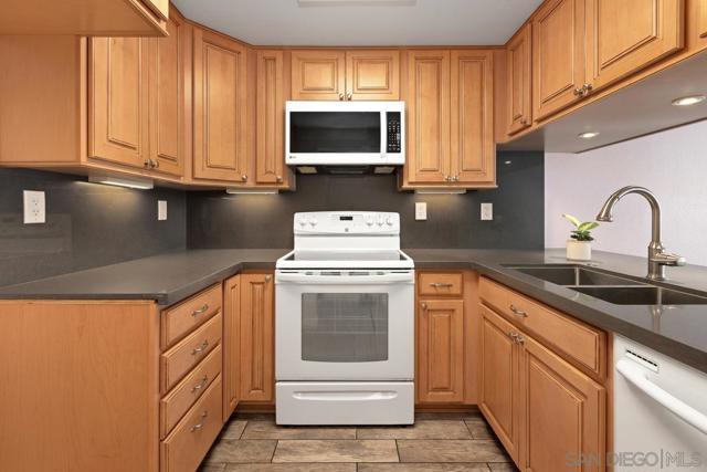 7016 Park Mesa Way, San Diego CA: https://media.crmls.org/mediaz/3756a091-bc53-4d3b-8a42-c04f1d36dec7.jpg