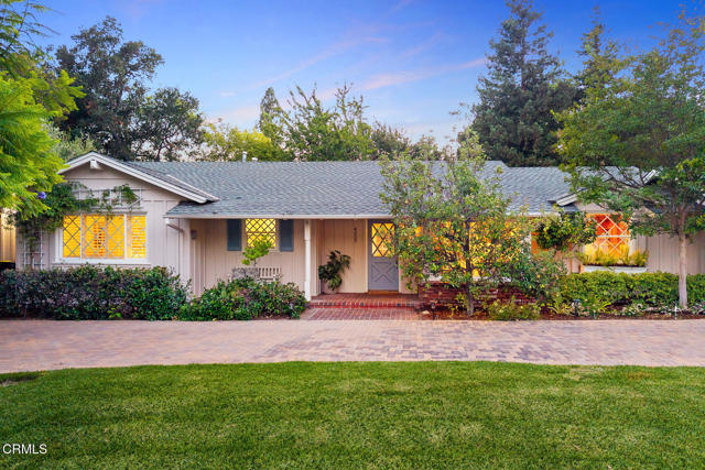 4929 Oakwood Avenue, La Canada Flintridge CA: https://media.crmls.org/mediaz/3756a093-6f0d-42d2-9a53-32338ab11732.jpg