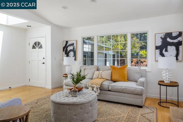 2554 Mockingbird Hill Rd, Walnut Creek CA: https://media.crmls.org/mediaz/3756e4ae-4965-476e-bf8c-5227e19c625a.jpg