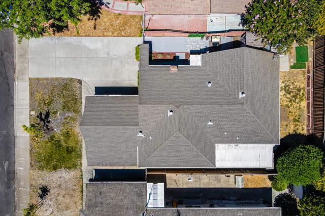 2139 Calabazas Boulevard, Santa Clara CA: https://media.crmls.org/mediaz/375703fa-8320-4d76-affa-c1d45973c42e.jpg