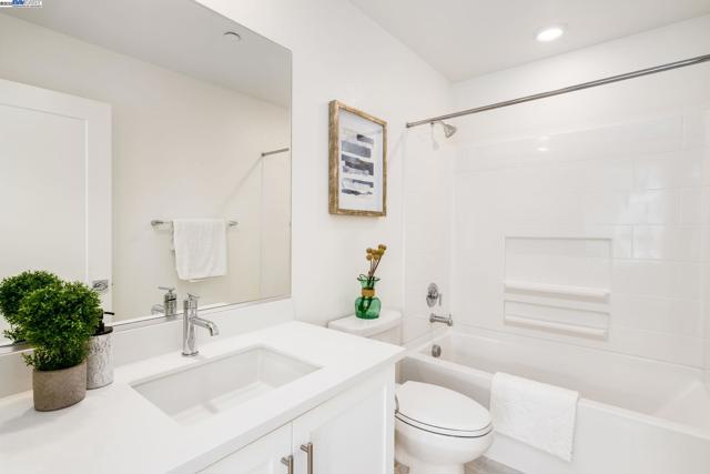 61109 Via Vicenza, San Ramon CA: https://media.crmls.org/mediaz/37572d1d-2f77-4a91-8754-366fff905c6d.jpg
