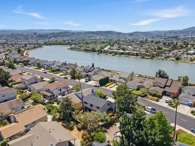 354 Port Royal Avenue, Foster City CA: https://media.crmls.org/mediaz/3757ca6b-a60d-4728-8e10-2791e1ece0be.jpg
