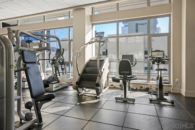 575 6th Avenue, San Diego CA: https://media.crmls.org/mediaz/375810a4-1ceb-4ee1-9bfa-339f4675f220.jpg