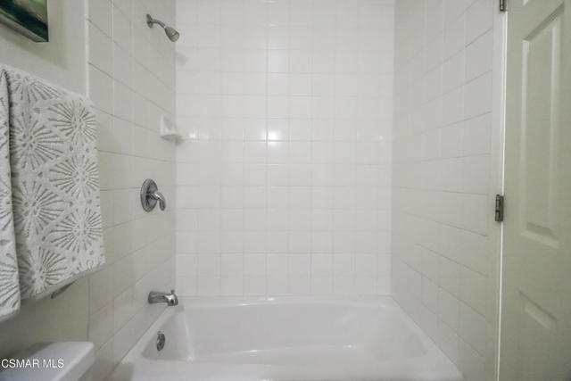 dHall Bath4