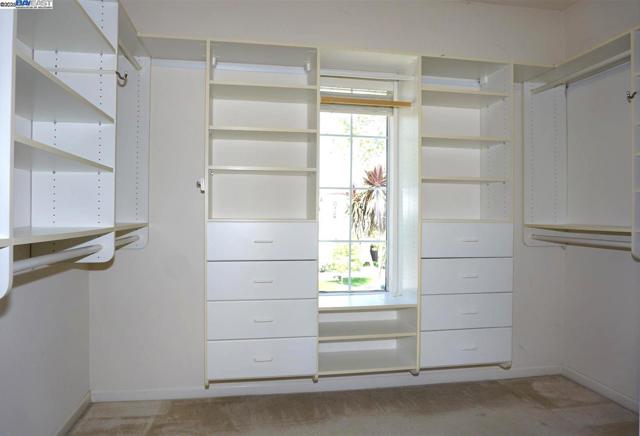 30278 Willowbrook Rd, Hayward CA: https://media.crmls.org/mediaz/375843fa-7b67-48cf-b51c-2a472f5ea43c.jpg