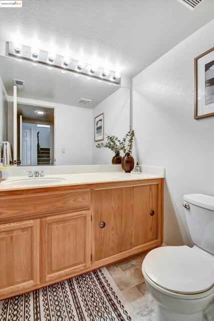 2944 Von Doolen Court, Pinole CA: https://media.crmls.org/mediaz/375847ab-2af9-40bb-a94c-26a0c0807402.jpg