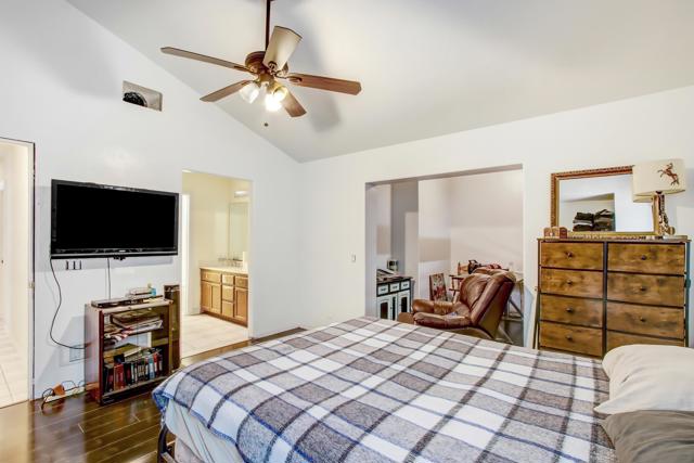 30485 Anaconda Ct, Temecula CA: https://media.crmls.org/mediaz/37593a52-fe9b-4634-aedc-56180bd5828d.jpg