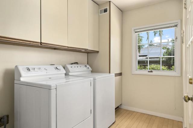 770 Mora Drive, Los Altos CA: https://media.crmls.org/mediaz/37594baa-506f-49de-afc4-b8f285abb957.jpg