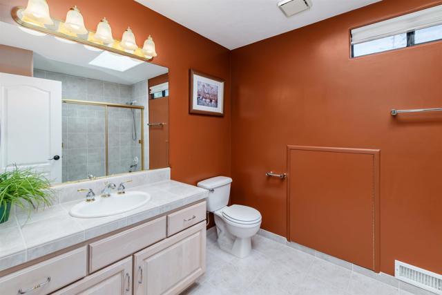 Detail Gallery Image 29 of 54 For 6541 Vispera Pl, Carlsbad,  CA 92009 - 4 Beds | 3/2 Baths