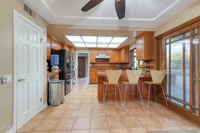 Detail Gallery Image 17 of 70 For 652 Stonebrook St, Simi Valley,  CA 93065 - 4 Beds | 2/1 Baths