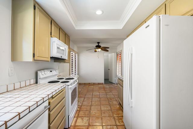 72499 Sandstone Lane, Palm Desert CA: https://media.crmls.org/mediaz/3759c8ae-1cc0-4e83-a840-e9ead97052aa.jpg