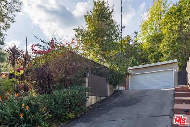 3525 LAURELVALE Drive