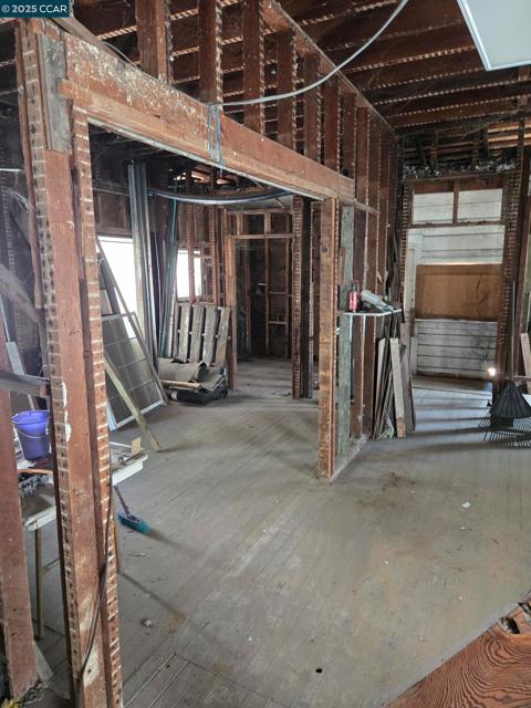 161 S 3Rd Ave, Oakdale CA: https://media.crmls.org/mediaz/375a399b-b6ab-405b-a22c-3f3ab90ccd3c.jpg