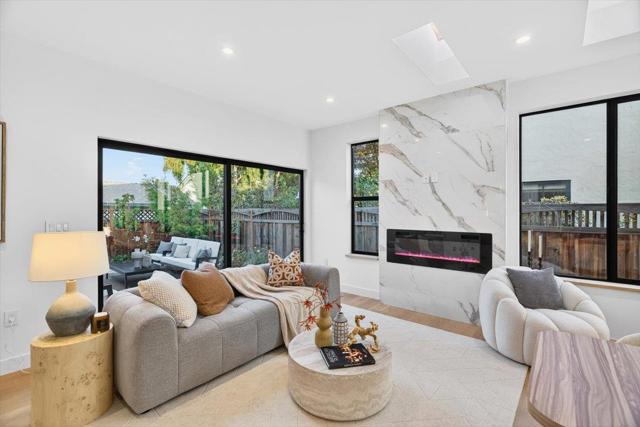 747 W Washington Avenue, Sunnyvale CA: https://media.crmls.org/mediaz/375aa009-187f-4a7a-bc49-1fbc984e3fe8.jpg