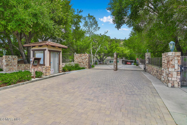 90 Sherwood Drive, Westlake Village CA: https://media.crmls.org/mediaz/375af214-ad34-4331-a7ae-30efa24f9996.jpg
