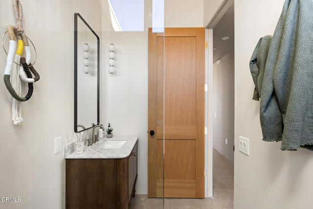 60679 Trentwood Drive, Joshua Tree CA: https://media.crmls.org/mediaz/375be087-0fe0-45dc-89e4-ebba4529dc0a.jpg