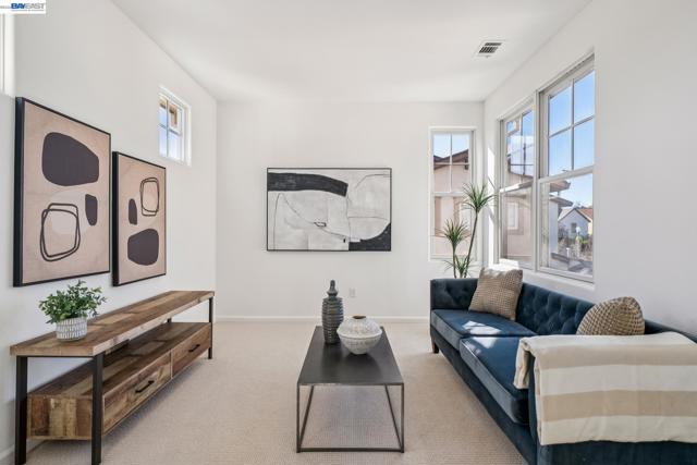 220 Hollister Avenue, Alameda CA: https://media.crmls.org/mediaz/375bfb1f-3c54-4713-9046-34ee8596abdd.jpg