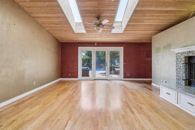 Detail Gallery Image 5 of 60 For 1575 Larson Ln, Fallbrook,  CA 92028 - 3 Beds | 2/1 Baths