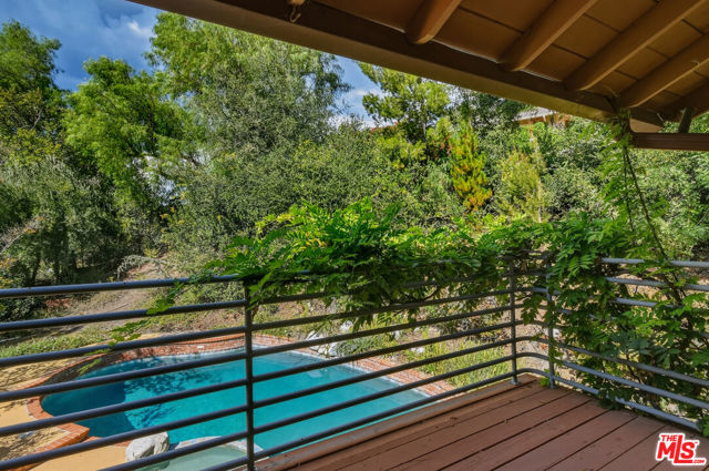 4734 Louise Avenue photo 61