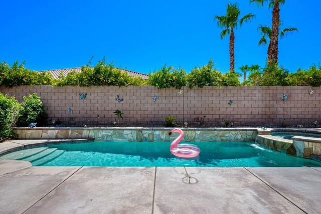40844 Piazza Del Paradiso, Indio CA: https://media.crmls.org/mediaz/375c9df5-cc58-4db0-9678-af05acd9e245.jpg
