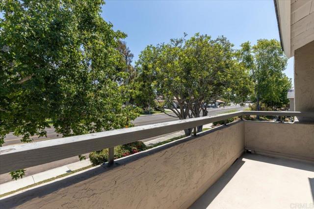 1977 Country Grove Lane, Encinitas CA: https://media.crmls.org/mediaz/375ceaf2-ae2a-43d3-99d0-7cef5f61d55f.jpg