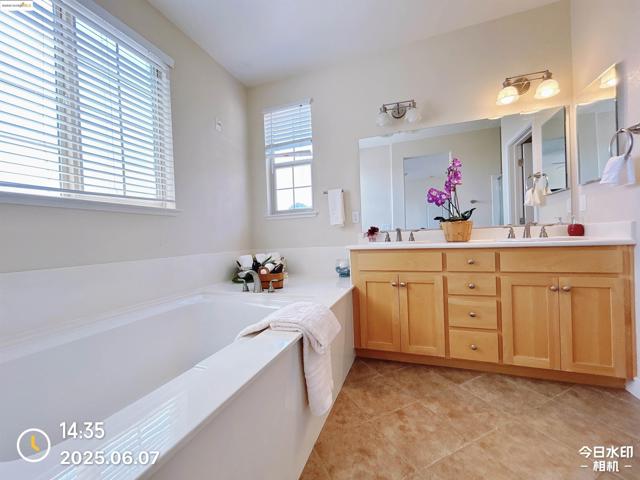 6136 Old Quarry Loop, Oakland CA: https://media.crmls.org/mediaz/375e0ed5-8d9c-4b02-ba25-390b8a302cd2.jpg