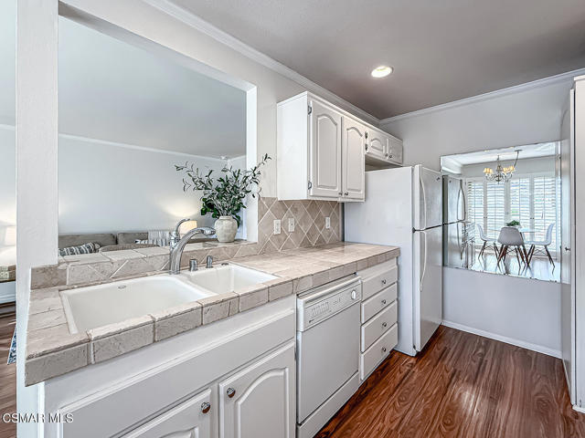 1167 Kirkford Way, Westlake Village CA: https://media.crmls.org/mediaz/375e470b-d184-49b8-a4ec-6b0b96c34d52.jpg