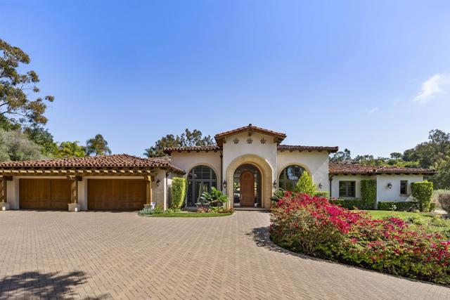 17324 Calle Serena, Rancho Santa Fe CA: https://media.crmls.org/mediaz/375e521b-56f5-45d9-bb73-9a268cd2958d.jpg