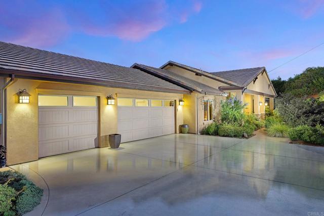 2021 Willow Glen Road, Fallbrook CA: https://media.crmls.org/mediaz/375ecd44-e973-4981-8ab2-13b8f79fce27.jpg