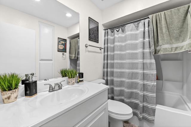 Image 21 of 22 For 48364 Stewart Drive K3