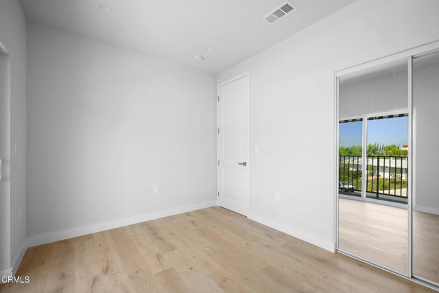 Detail Gallery Image 21 of 26 For 12323 Foxcroft Pl, Granada Hills,  CA 91344 - 3 Beds | 2/1 Baths