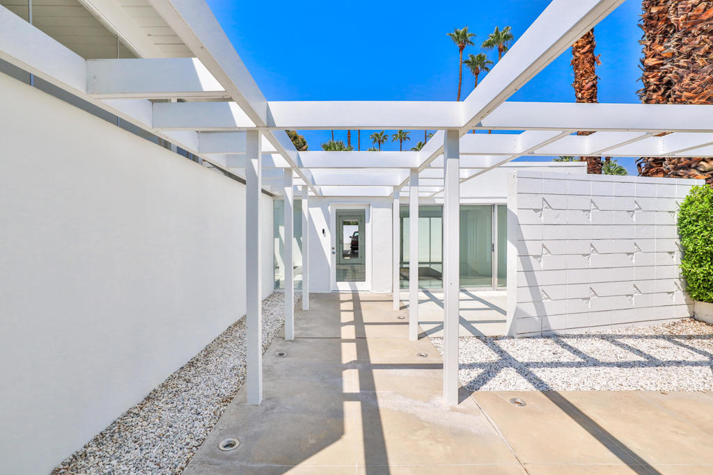 1295 N Via Monte Vista