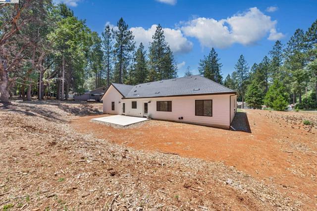 5579 Glen Dr, Foresthill CA: https://media.crmls.org/mediaz/3761a8d0-49b2-4e61-babe-3f318d9705d9.jpg