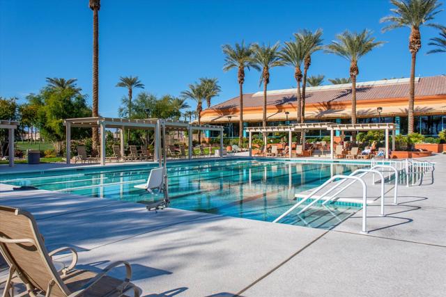 37395 Purple Shadow Road, Palm Desert CA: https://media.crmls.org/mediaz/3761aa30-cf97-4dbb-a959-ac21f8bc75ff.jpg