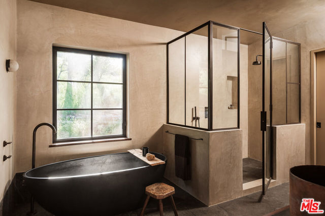 225 Powderhorn Ranch Road, Topanga CA: https://media.crmls.org/mediaz/3761d799-cd1f-460d-9d38-eb080f9866fb.jpg