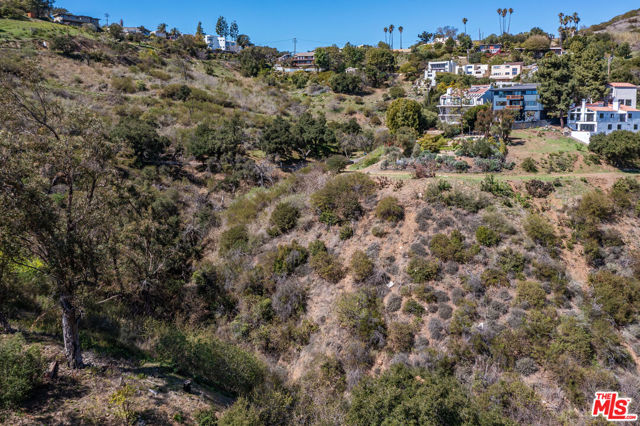 0 Mar Vista Drive, Malibu CA: https://media.crmls.org/mediaz/37628581-a3c1-4b77-a3c7-090796d363b2.jpg